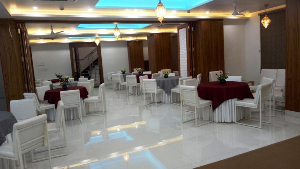 Alankrita Suites & Party Halls Meerut Exterior foto